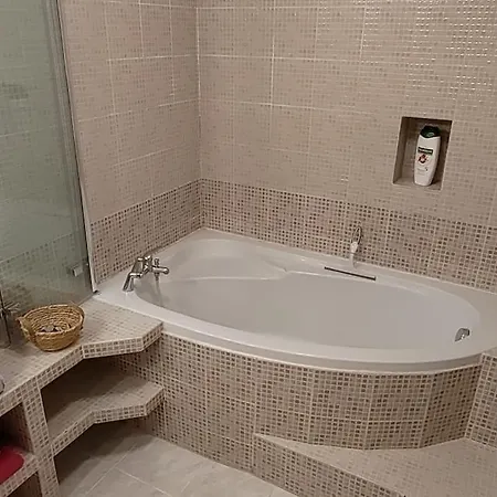 Hyeres, Spacieux 2 Pieces De 50m2 * Hyères