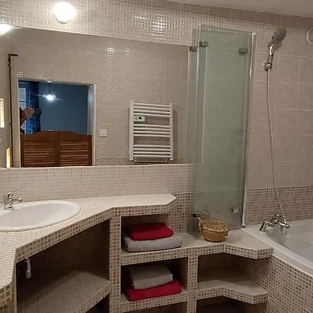 Hyeres, Spacieux 2 Pieces De 50m2 * Ιέρ
